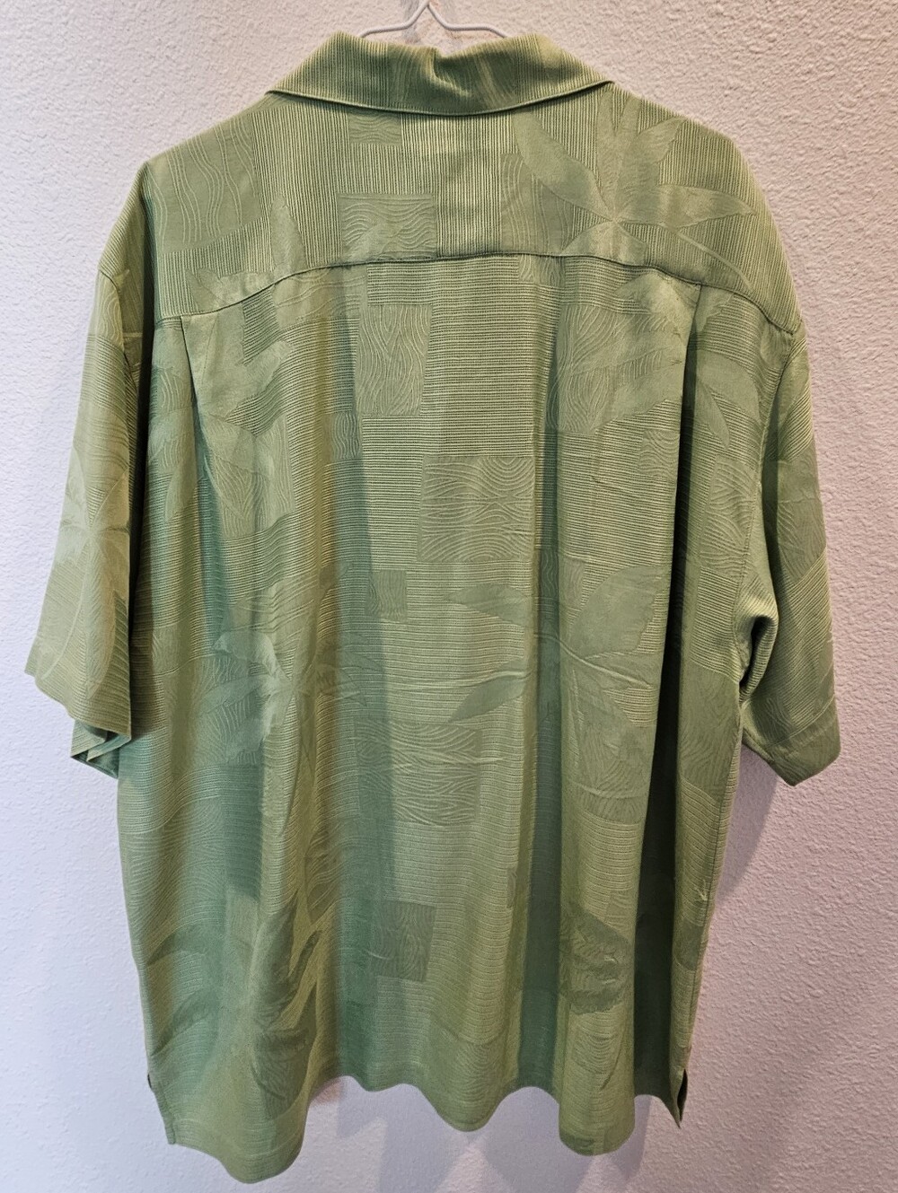 Tommy Bahama Green Camp Collar Button-Up Shirt Size Large - Picture 3 of 10